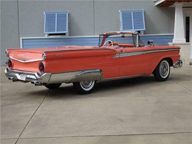 Ford Fairlane 500 Skyliner 1959 image number 2