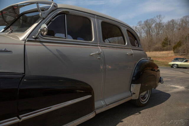 Pontiac Silver Streak 1948 image number 33