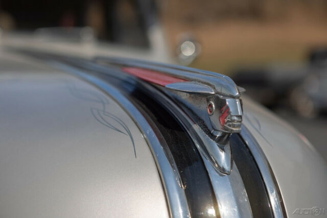 Pontiac Silver Streak 1948 image number 39