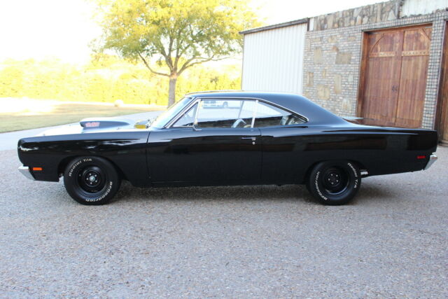 Plymouth Road Runner 1969 image number 28