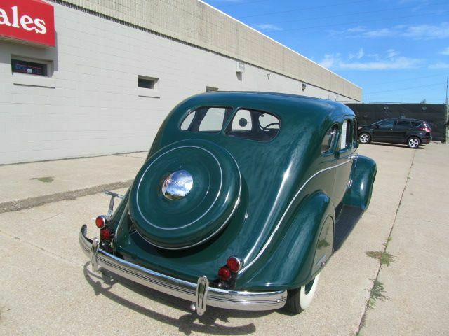 Chrysler C-1 AIRFLOW 1935 image number 15