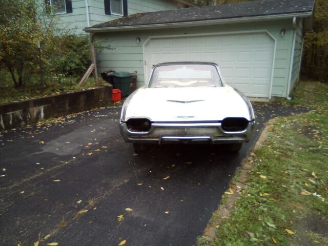 Ford Thunderbird 1961 image number 0