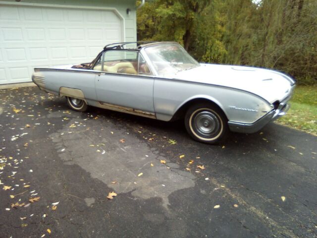 Ford Thunderbird 1961 image number 2