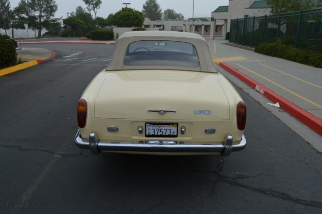 Rolls-Royce Corniche 1971 image number 11