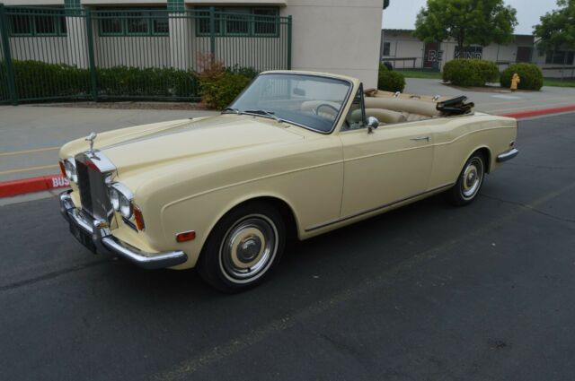 Rolls-Royce Corniche 1971 image number 16