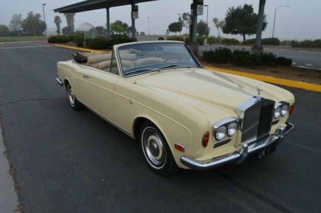 Rolls-Royce Corniche 1971 image number 17