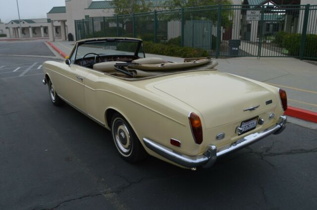 Rolls-Royce Corniche 1971 image number 19