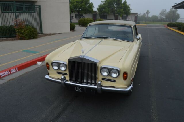 Rolls-Royce Corniche 1971 image number 2