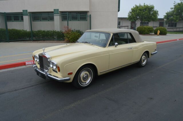 Rolls-Royce Corniche 1971 image number 24