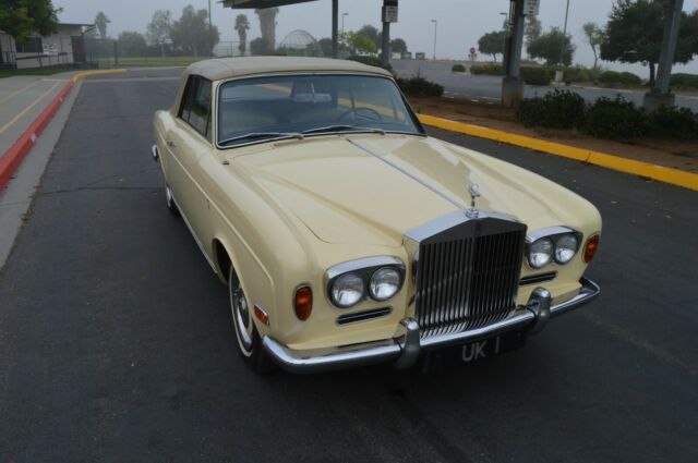 Rolls-Royce Corniche 1971 image number 28