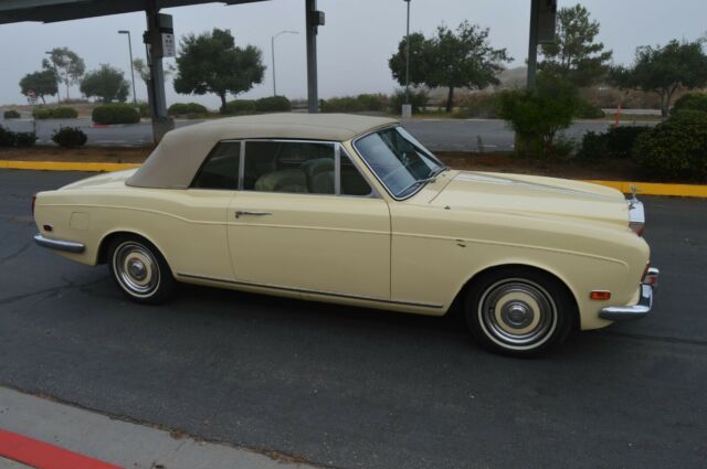 Rolls-Royce Corniche 1971 image number 30