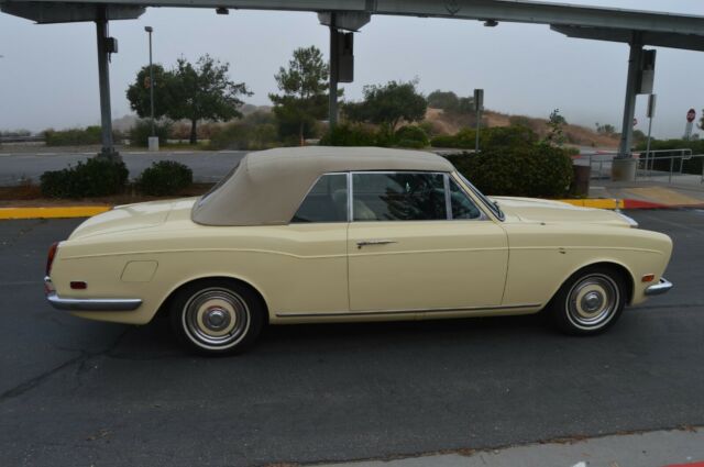 Rolls-Royce Corniche 1971 image number 31