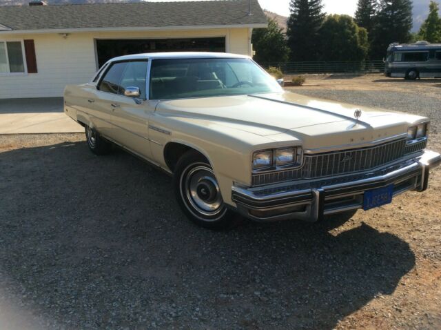 Buick Electra 1975 image number 11