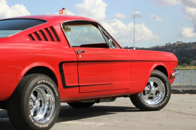 Ford Mustang 1965 image number 21