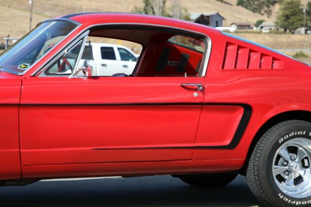 Ford Mustang 1965 image number 26