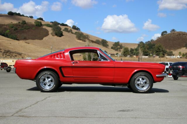 Ford Mustang 1965 image number 29