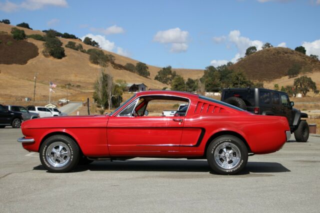 Ford Mustang 1965 image number 33