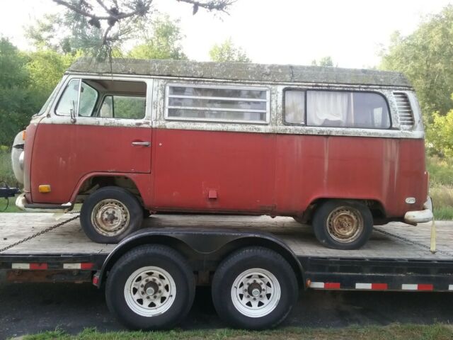 Volkswagen Bus/Vanagon 1972 image number 2