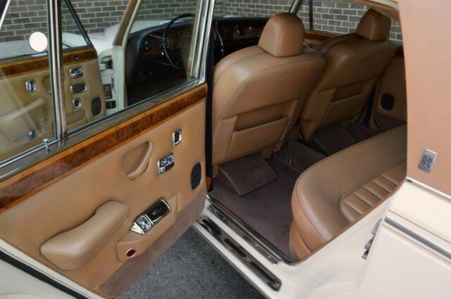 Rolls-Royce Silver Shadow 1975 image number 15