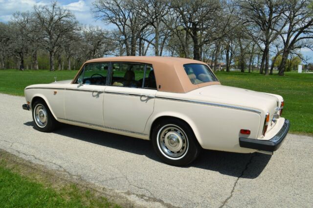 Rolls-Royce Silver Shadow 1975 image number 30