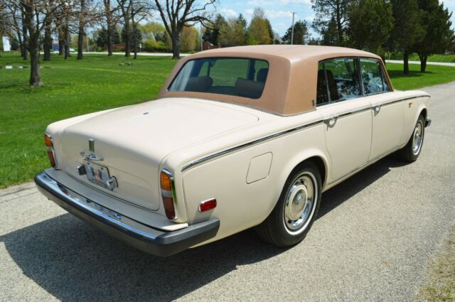 Rolls-Royce Silver Shadow 1975 image number 33