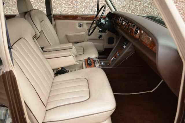 Rolls-Royce Silver Shadow 1976 image number 19