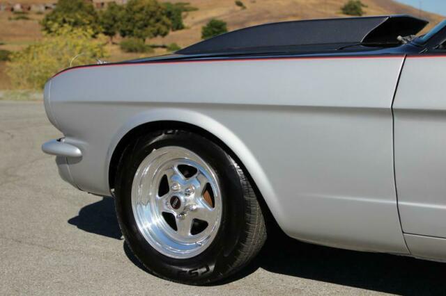 Ford Mustang 1965 image number 9