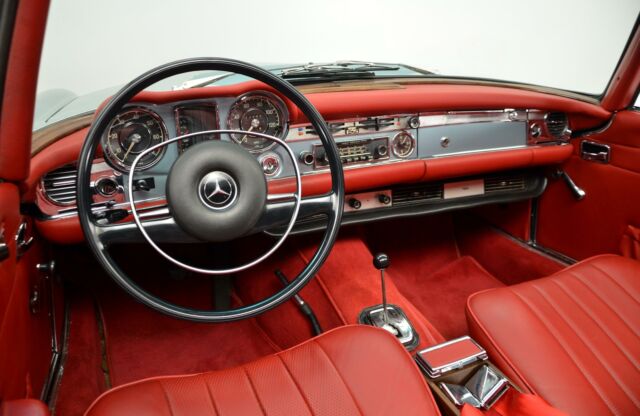 Mercedes-Benz S-Class 1970 image number 19