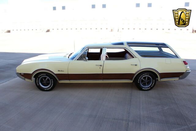 Oldsmobile Vista Cruiser 1969 image number 29