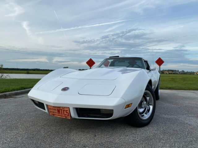 Chevrolet Corvette 1973 image number 15