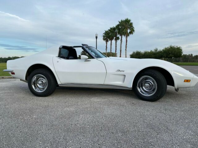 Chevrolet Corvette 1973 image number 16