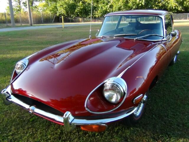 Jaguar E-Type 1970 image number 0