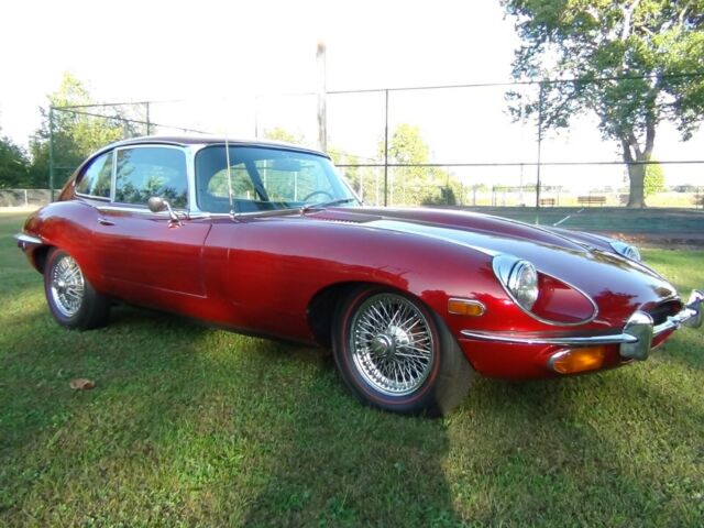 Jaguar E-Type 1970 image number 12