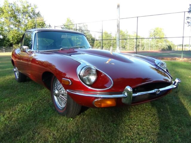 Jaguar E-Type 1970 image number 13