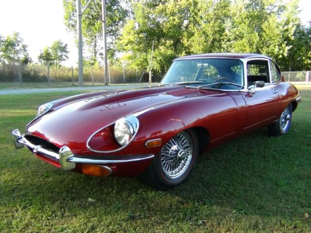 Jaguar E-Type 1970 image number 2