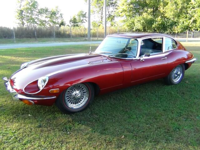 Jaguar E-Type 1970 image number 27