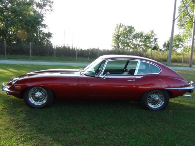 Jaguar E-Type 1970 image number 28