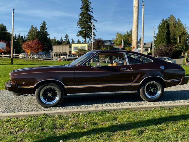 Ford Mustang 1977 image number 28