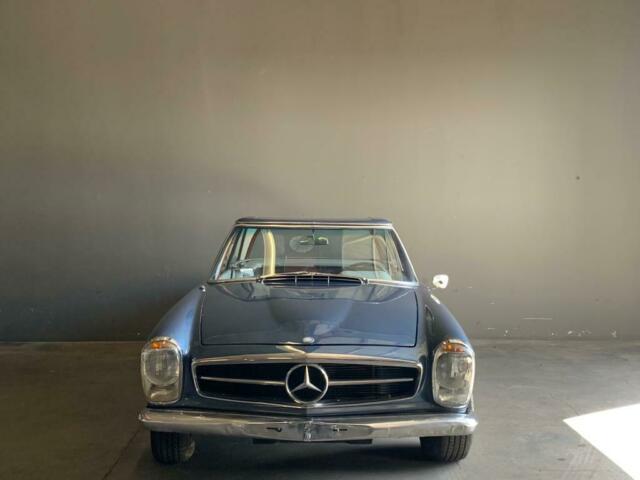 Mercedes-Benz SL-Class 1965 image number 1