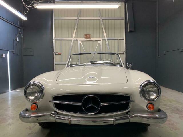 Mercedes-Benz SL-Class 1962 image number 32