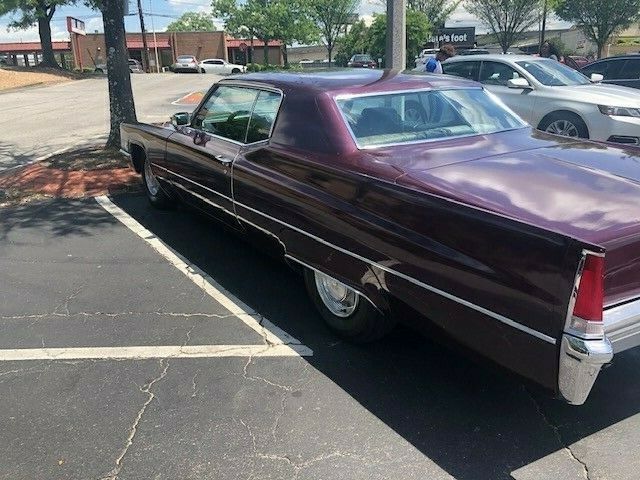 Cadillac DeVille 1969 image number 2