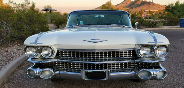 Cadillac DeVille 1959 image number 2