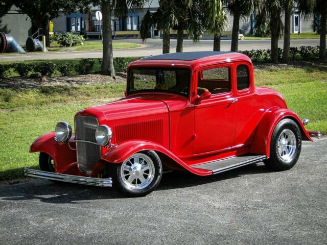 Ford 5-Window Coupe 1932 image number 1