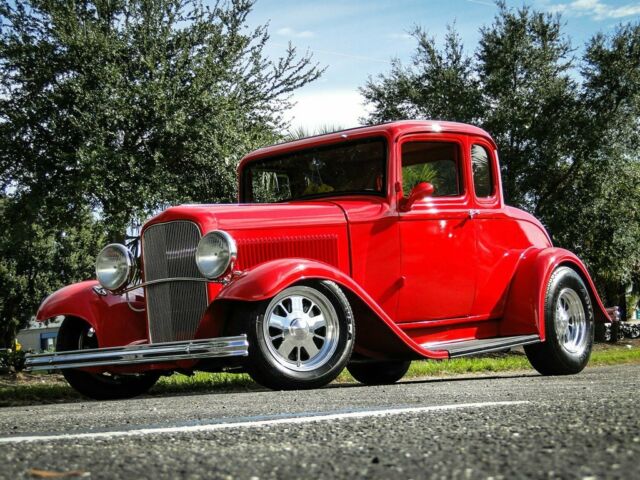 Ford 5-Window Coupe 1932 image number 3