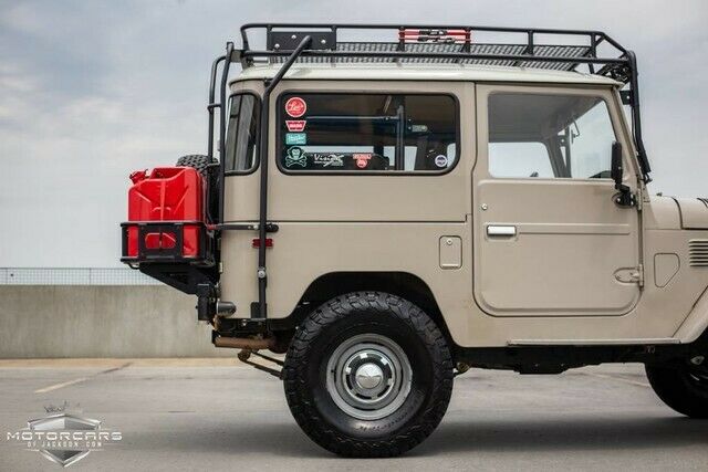 Toyota FJ Cruiser 1975 image number 10