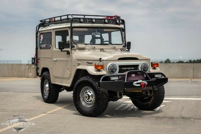 Toyota FJ Cruiser 1975 image number 21