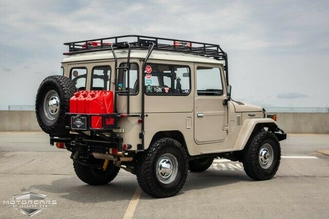 Toyota FJ Cruiser 1975 image number 23