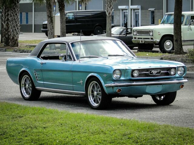 Ford Mustang 1966 image number 11