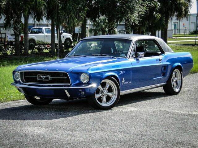 Ford Mustang 1967 image number 2