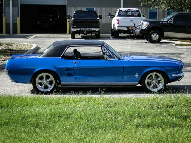 Ford Mustang 1967 image number 36